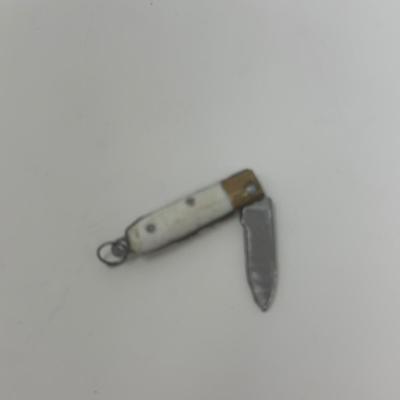 Sale Photo Thumbnail #410: Victorian era 
1 1/2” overall