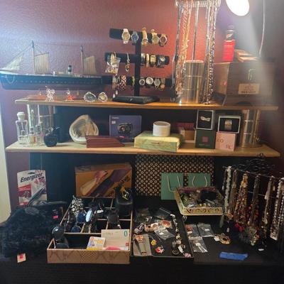 Sale Photo Thumbnail #1: Jewelry 
Jewelry boxes
Show shine box

Display & shelves not included