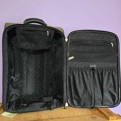Travel suitcase
