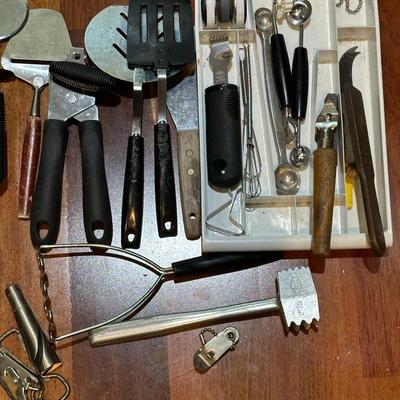 Kitchen Drawer of Utensils (K)