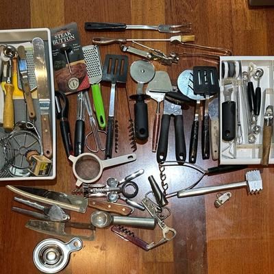 Kitchen Drawer of Utensils (K)
