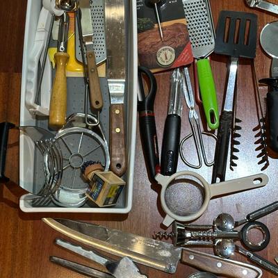 Kitchen Drawer of Utensils (K)