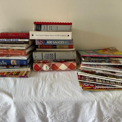 2 Boxes of Cookbooks & Recipe/Cooking Magazines (K)
