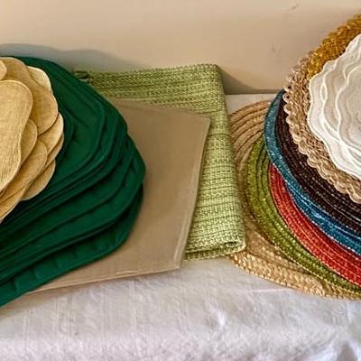 Box of Assorted Sets of Placemats (DR)
