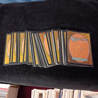 MANY MAGIC TRADING CARDS