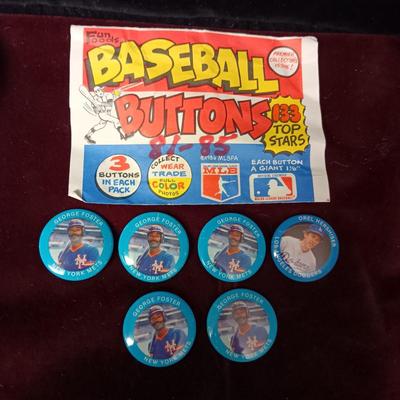 VARIOUS BASEBALL BUTTONS