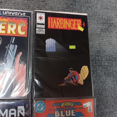 VARIETY OF COMIC BOOKS (5)