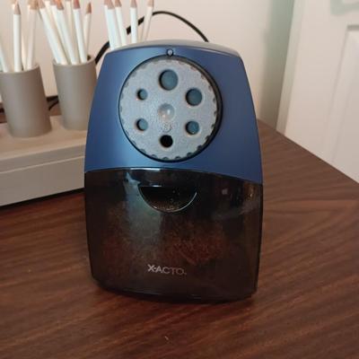 ARTIST'S COLORED PENCILS, ORGANIZER AND A VERY NICE ELECTRIC PENCIL SHARPENER