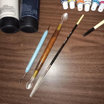 ART SUPPLIES AND THE INTERNATIONAL ARTIST MAGAZINES