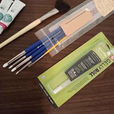 ART SUPPLIES AND THE INTERNATIONAL ARTIST MAGAZINES