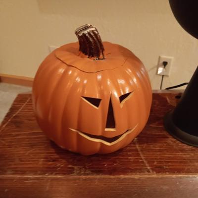 FAUX FLAME TORCH AND 2 FAUX PUMPKINS