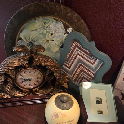 Sale Photo Thumbnail #30: Signs
Pictures
Misc

Shelves not included