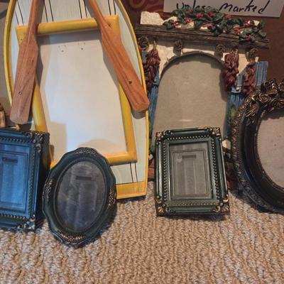 Sale Photo Thumbnail #86: Frames
Gift bags
Desk included
48x20x30