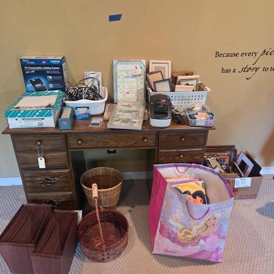 Sale Photo Thumbnail #79: Frames
Gift bags
Desk included
48x20x30