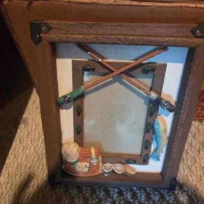 Sale Photo Thumbnail #85: Frames
Gift bags
Desk included
48x20x30