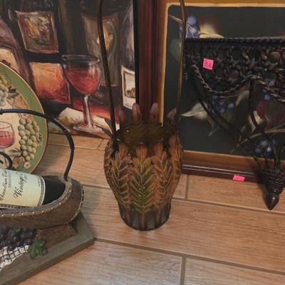 Sale Photo Thumbnail #131: Misc grape decor