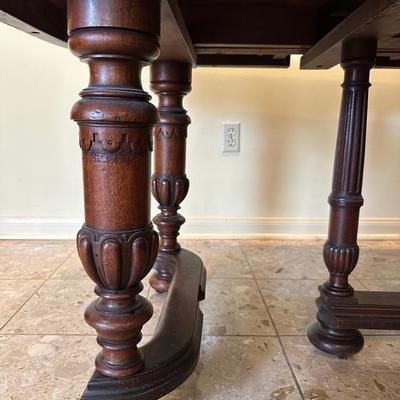 Antique Extendable Dining Table with Leaves