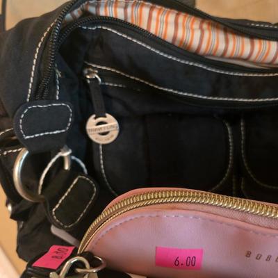 Sale Photo Thumbnail #170: Vera Bradley
Travel-on
Lug scoop
Kipling
Insulated lunch bag

Chest of drawers not included