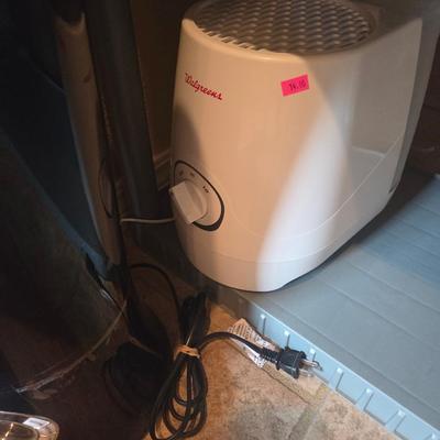 Sale Photo Thumbnail #213: Scale
2 humidifiers
Face scrubber
Hair dryer
Curling iron
Medical back & neck braces