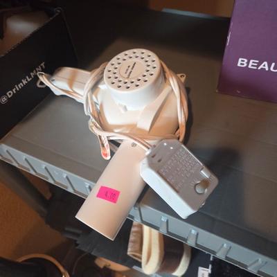 Sale Photo Thumbnail #208: Scale
2 humidifiers
Face scrubber
Hair dryer
Curling iron
Medical back & neck braces