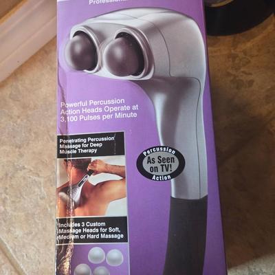 Sale Photo Thumbnail #212: Scale
2 humidifiers
Face scrubber
Hair dryer
Curling iron
Medical back & neck braces