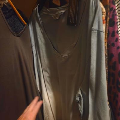 Sale Photo Thumbnail #218: Medium to X-Large