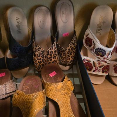 Sale Photo Thumbnail #244: Size 6
Clarkes
Algeria
Comforting

Shelf not included