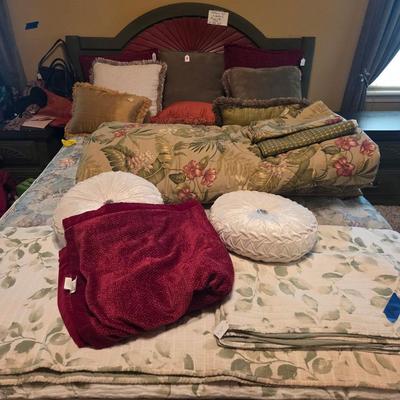 Sale Photo Thumbnail #263: Comforters
Pillows
2 queen comforter sets
11 pillows