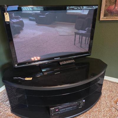 Sale Photo Thumbnail #340: TV - 41”
Sherrod audio / video receiver 
LCD plasma wall mount
Deer pictures