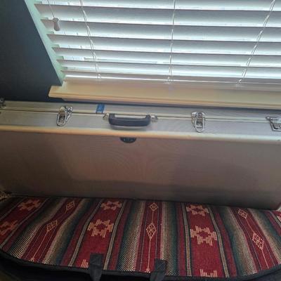 Sale Photo Thumbnail #362: Plastic
Fabric
Metal (locked on the end, unsure of combination)