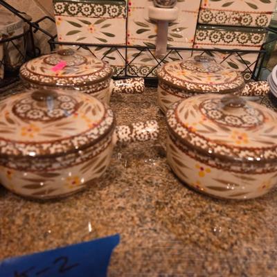 Sale Photo Thumbnail #383: Platter
Plastic plates
Glasses
Tea
Divided relish
Soup crocs
Small dish with lid