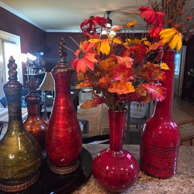 Sale Photo Thumbnail #401: Temptations red poppy casserole dishes
Clear glass casserole dishes
Jack & Jill vtg chilled & plate
Misc decor