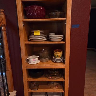 Sale Photo Thumbnail #402: Pampered chef Bundt pan
Corning ware
26 piece sierrastone dishes set

Other glassware