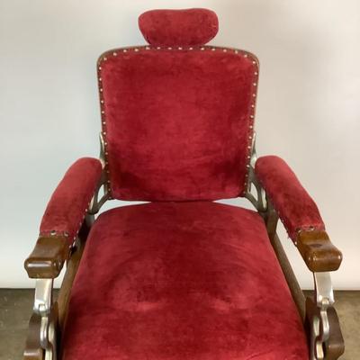 Sale Photo Thumbnail #452: "Congress Hydraulic Patented Koken Barbors Supply Co. St. Louis, USA"Adjustable headrest. Has golden finish, nickel plated trim and leather blade sharpener with quarter sewn oak Measures: 46" high x 22.5" wide (adjustable height)