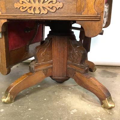 Sale Photo Thumbnail #456: "Congress Hydraulic Patented Koken Barbors Supply Co. St. Louis, USA"Adjustable headrest. Has golden finish, nickel plated trim and leather blade sharpener with quarter sewn oak Measures: 46" high x 22.5" wide (adjustable height)