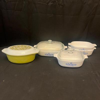 Blue Cornflower Corning Ware & Pyrex Serving Date sh (K-MG)