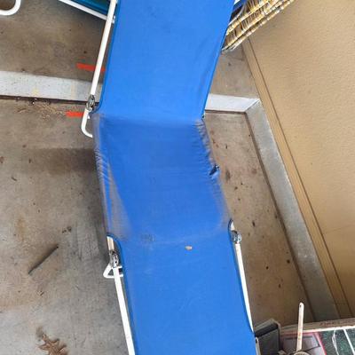 Sale Photo Thumbnail #412: Various lawn chairs