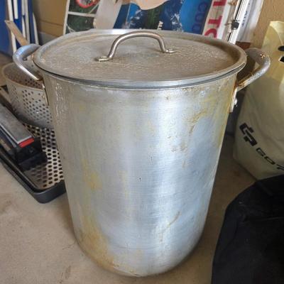 Sale Photo Thumbnail #418: Metal folding table
3 blowup air mattresses 
Battery lantern
Large stew pot