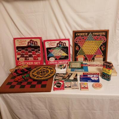 Vintage Monopoly, Checkers, Chinese Checkers and More (B3-KD)