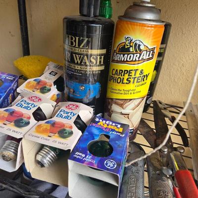 Sale Photo Thumbnail #426: Car jack kit
Paint
Lightbulbs
Shelf is included