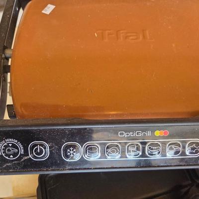 Sale Photo Thumbnail #447: 3 pot crockpot
Ninja blender
Coffee grinder
T-fal griddle / grill
Apple corer
Good smoker