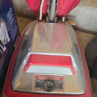 Sale Photo Thumbnail #475: Bissell pet / small spot cleaner
Vacuum 
Fans