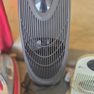 Sale Photo Thumbnail #476: Bissell pet / small spot cleaner
Vacuum 
Fans