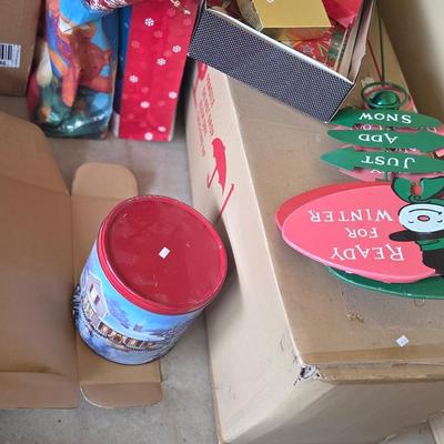 Sale Photo Thumbnail #488: Christmas tree
Lights
Wrapping paper
Misc small items