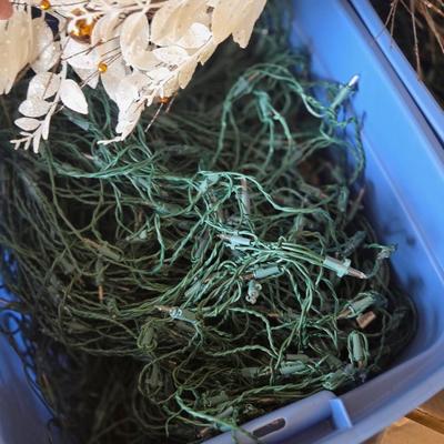 Sale Photo Thumbnail #485: Christmas tree
Lights
Wrapping paper
Misc small items