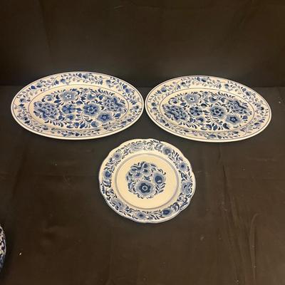 Blue & White Floral Design Dishes (K-MG)