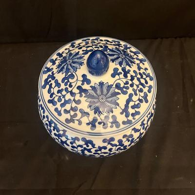 Blue & White Floral Design Dishes (K-MG)