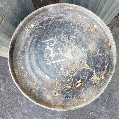 Eight Galvanized Cans and Pails (Y-KD)
