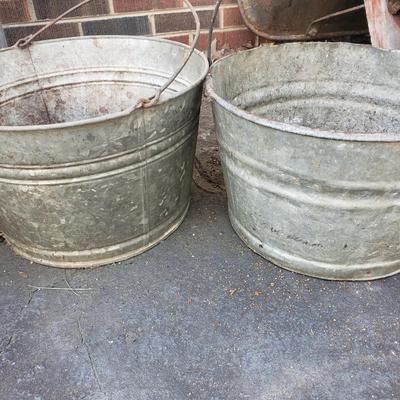 Eight Galvanized Cans and Pails (Y-KD)