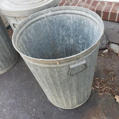 Eight Galvanized Cans and Pails (Y-KD)